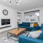 Modern Coastal Apt In Sea Point