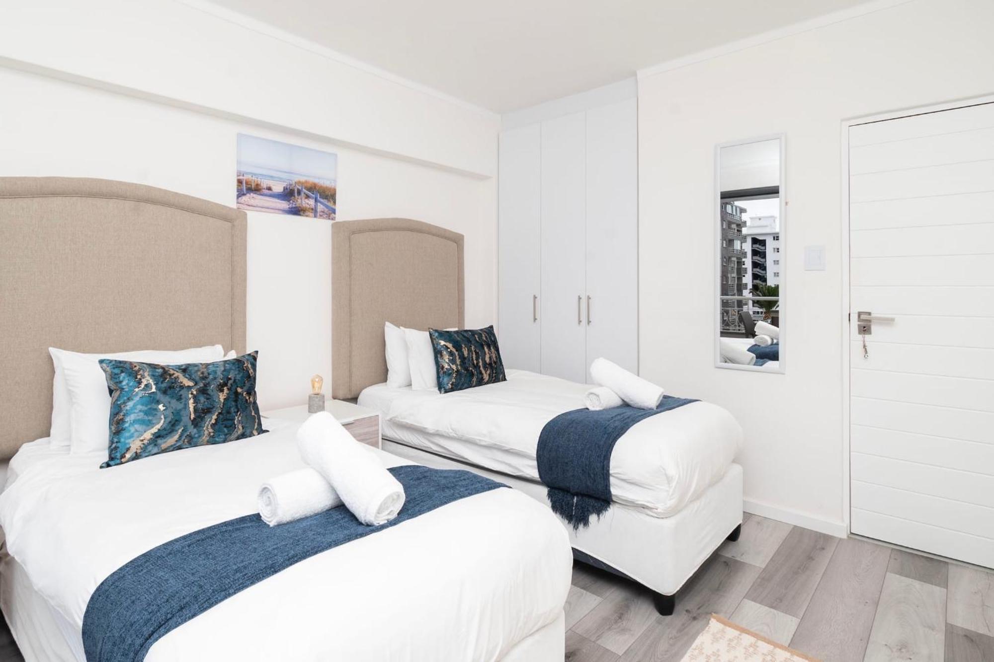 Modern Coastal In Sea Point Apartment