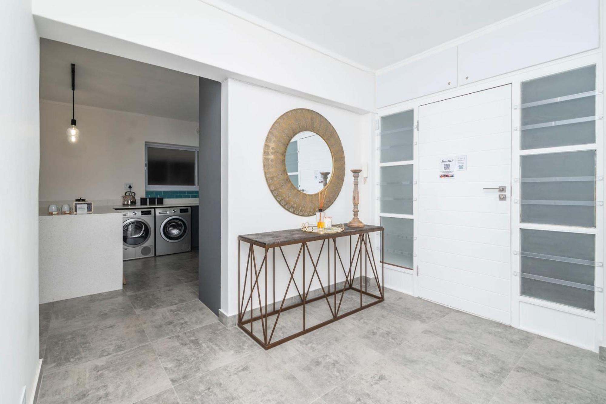 Modern Coastal In Sea Point