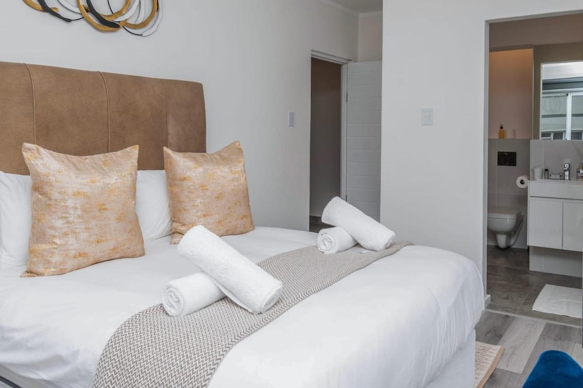 Modern Coastal In Sea Point * Cape Town