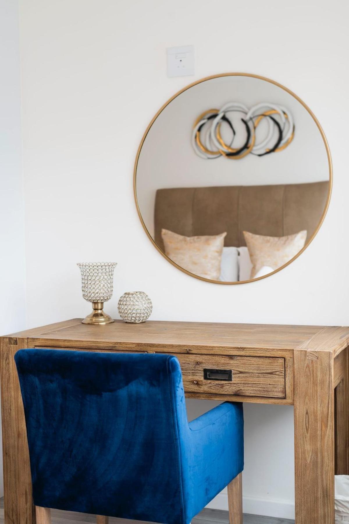 Modern Coastal In Sea Point Apartment *
