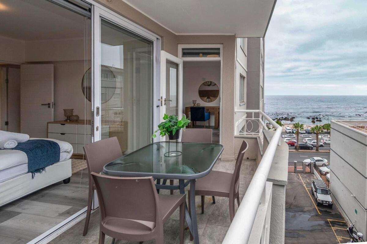 Apartment Modern Coastal In Sea Point *