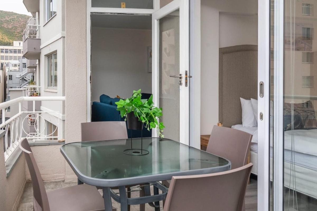 Modern Coastal In Sea Point * Cape Town