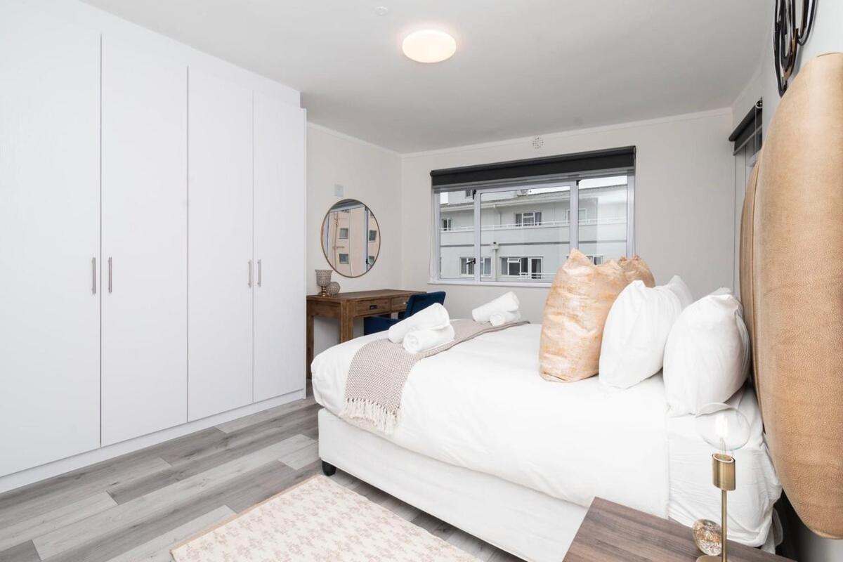 Modern Coastal In Sea Point Apartment Cape Town